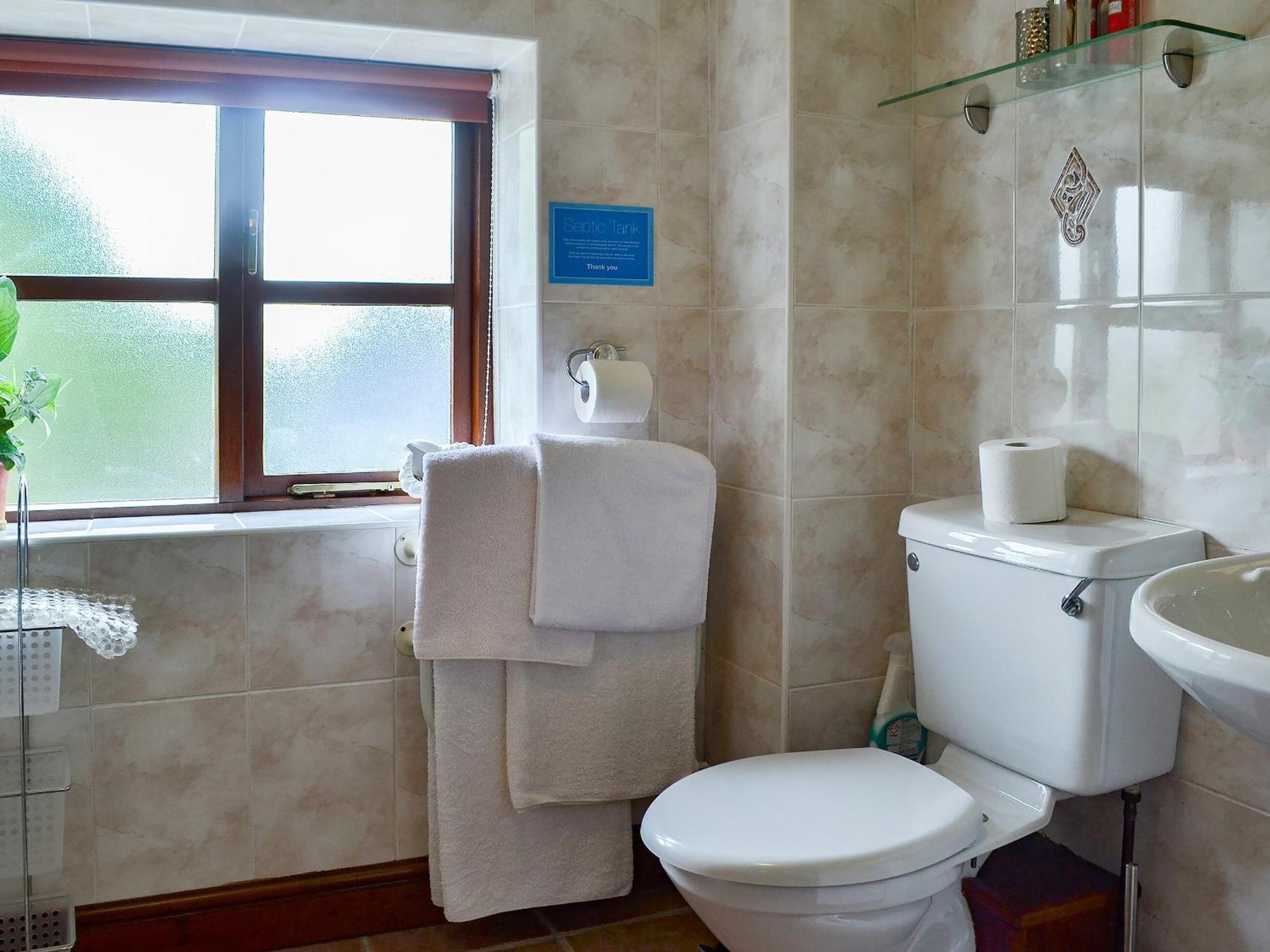 Llofft Yr Yd - 16984 Villa Brynsiencyn ภายนอก รูปภาพ